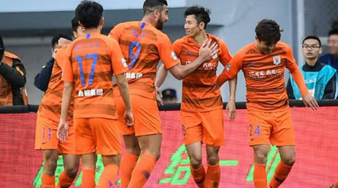 山东鲁能球员接受采访，感谢球迷支持激励的简单介绍