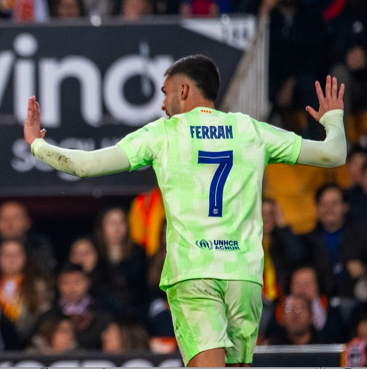 巴伦西亚杀入淘汰赛,展现实力 巴伦西亚杀入淘汰赛,展现实力