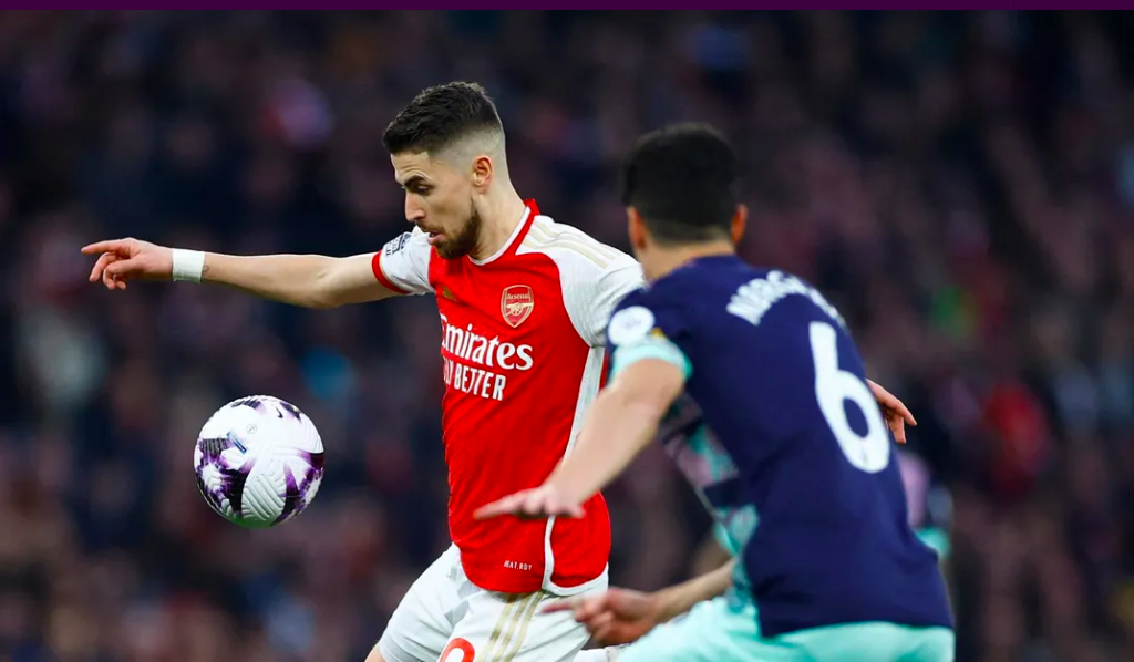 包含英超球队连胜，积分榜上节节高升的词条