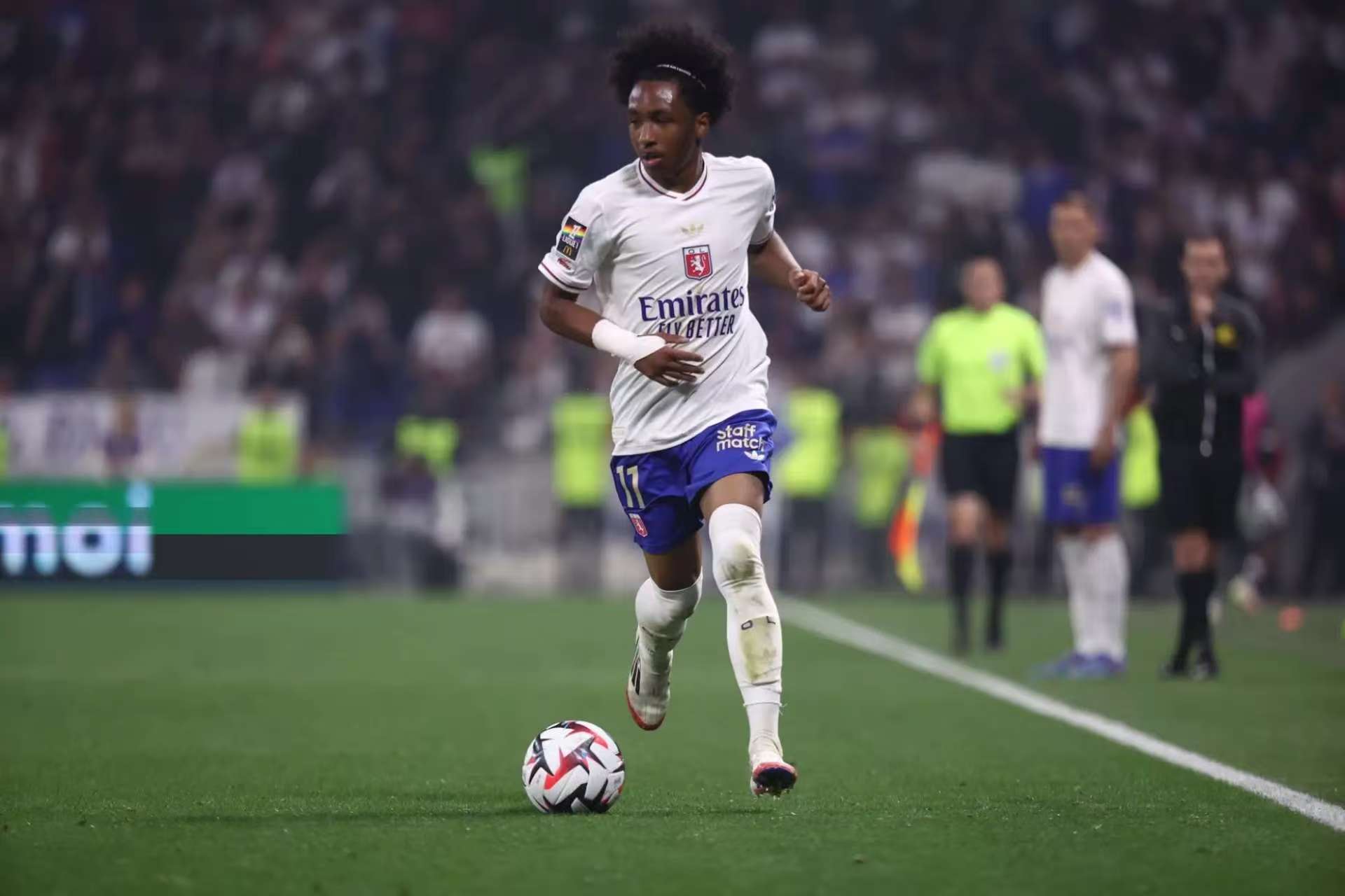 里昂主帅宣布球队状态良好，备战下一场比赛的简单介绍