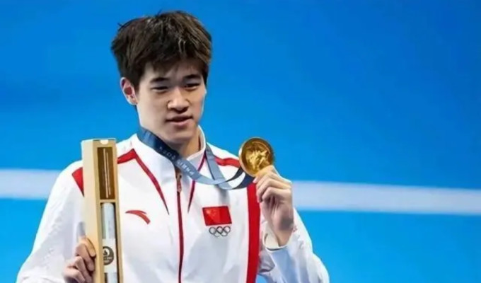 澳大利亚游泳名将连夺冠军，实现突破