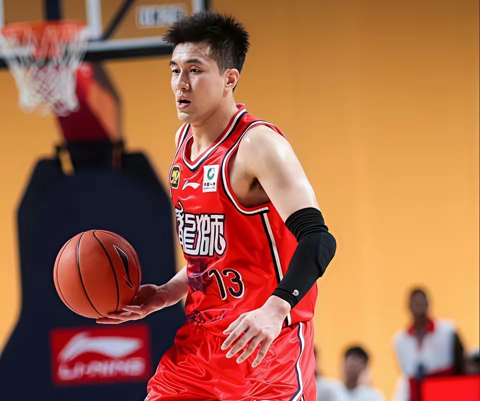 国王轻取篮网，郭艾伦刷新纪录