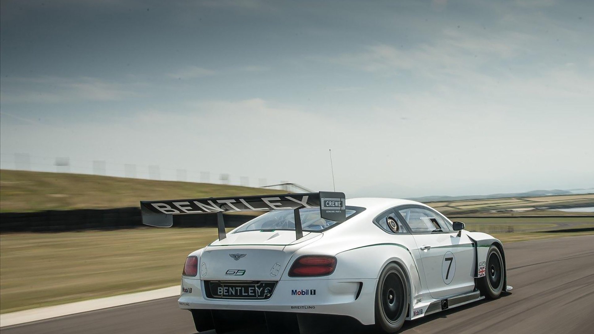 篮球双重奏，森林狼强行终结独行侠，范弗利特世界杯接管比赛