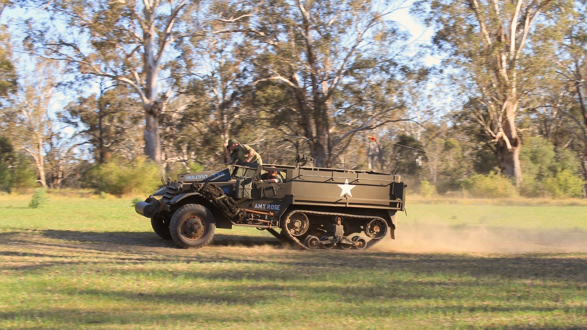 几内亚碾压突尼斯,苏亚雷斯进攻端无人可挡,点燃非洲足球激情
