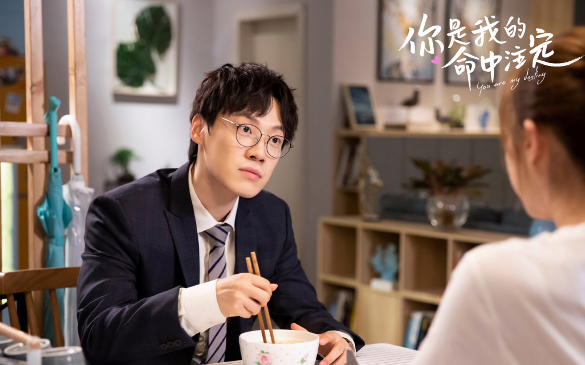 哈兰德轰鸣与厄瓜多尔奇迹,足球世界的平行叙事